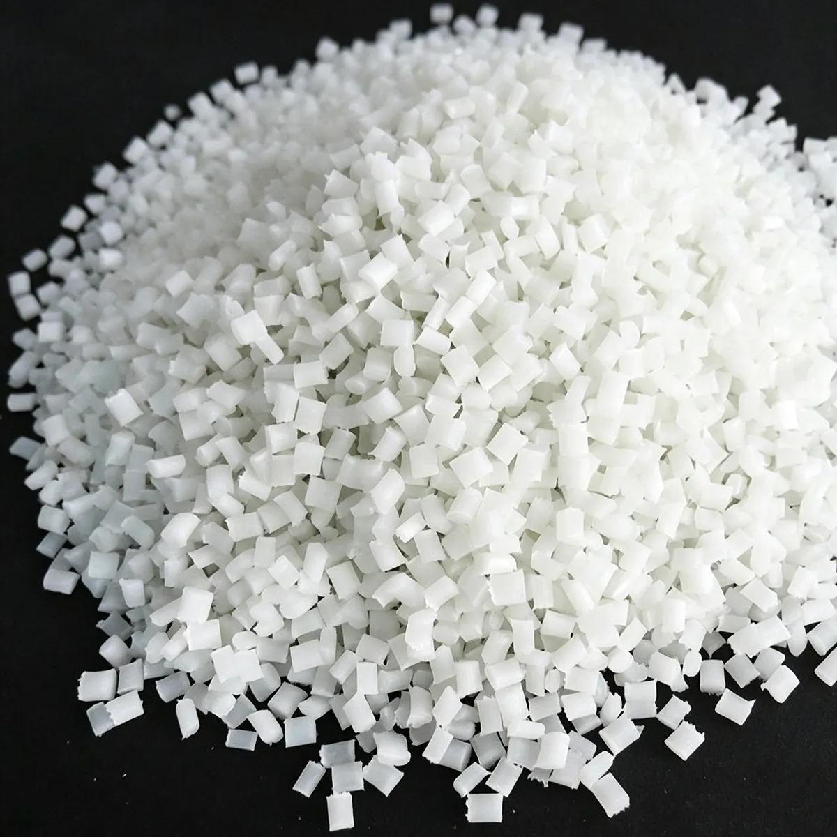 Pelet nilon 6 PA6 modifikasi dengan berbagai kandungan serat kaca — jangkauan produk PA6 Juhai Plastics